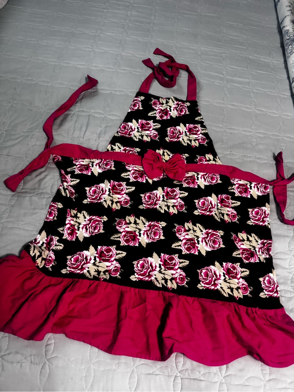 Retro Gourmet Club Apron – Rose Print with Ruffles and Bow